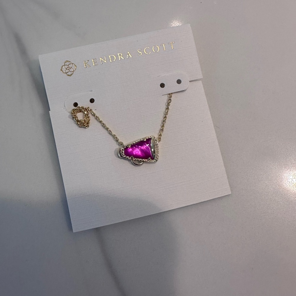 Kendra Scott Cheer Gold Short Pendant Necklace